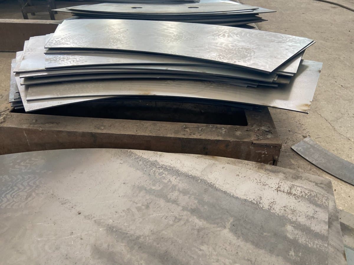 Precision-cut and rolled steel plates ready for fabrication